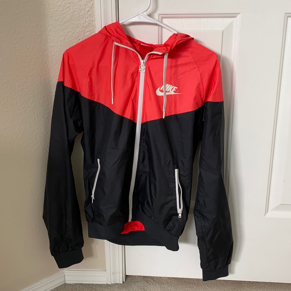 nike windbreaker